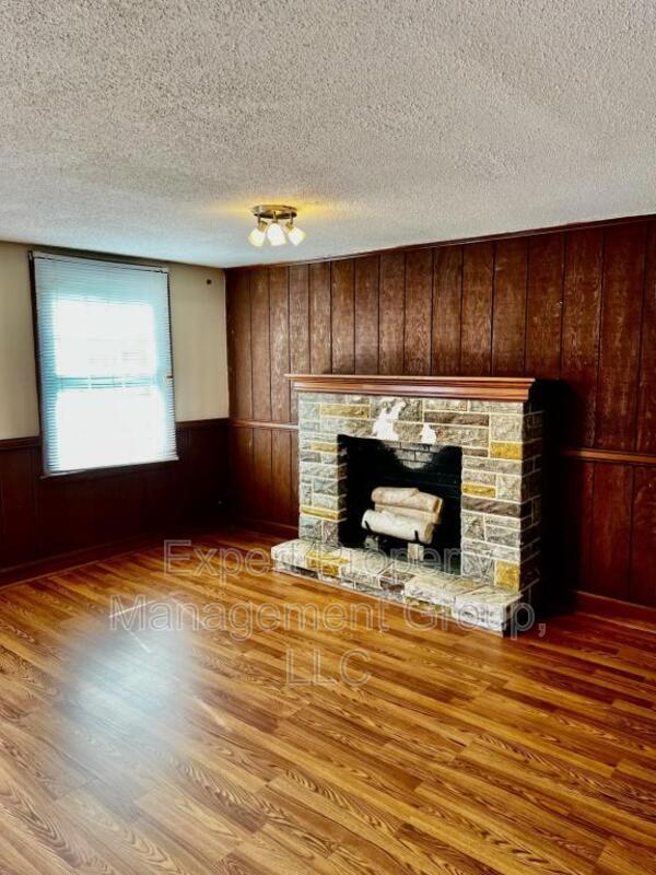 Building Photo - 103 Winterlochen Dr