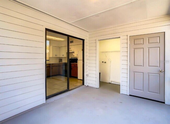 Building Photo - 5329 Blue Grass St