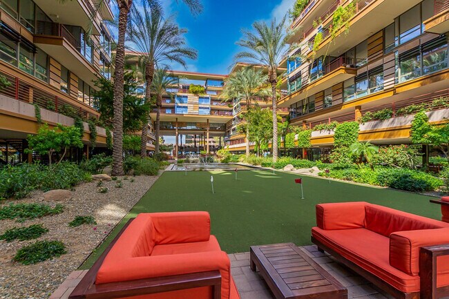 Building Photo - 7151 E Rancho Vista Dr