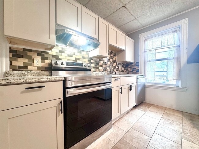 Primary Photo - 14 Smythe St