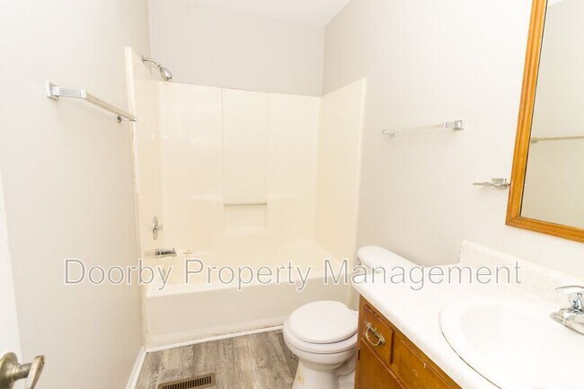 Building Photo - 22 S Germantown Rd