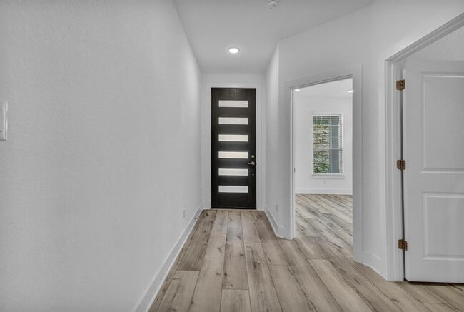 Building Photo - 1304 Brescia Walk