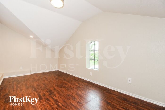 Building Photo - 2200 Malone Dr