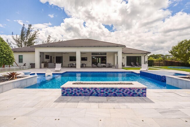 Building Photo - 17101 Magnolia Estates Dr