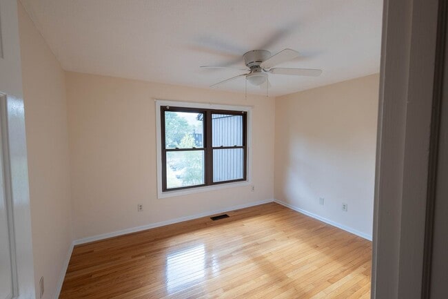 Building Photo - 166 Natchaug Dr