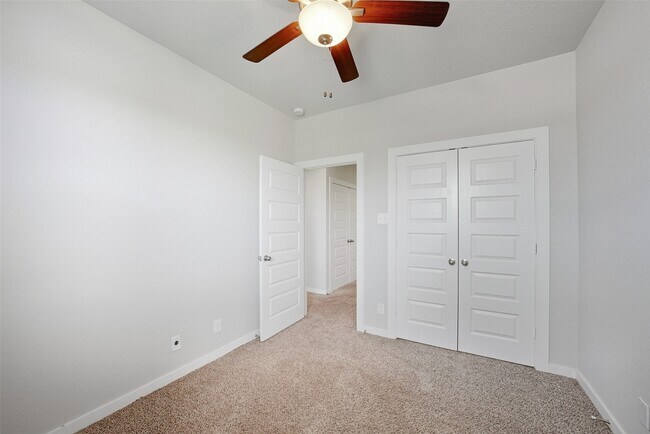 Building Photo - 25172 Pacific Wren Dr