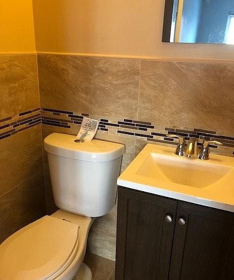 Building Photo - "Charming 3-Bedroom Oasis with 2 Full Bath...
