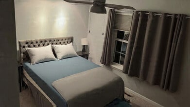 Building Photo - 5220 Holly Ln N