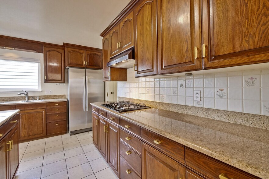 Building Photo - 255 Shearwater Is