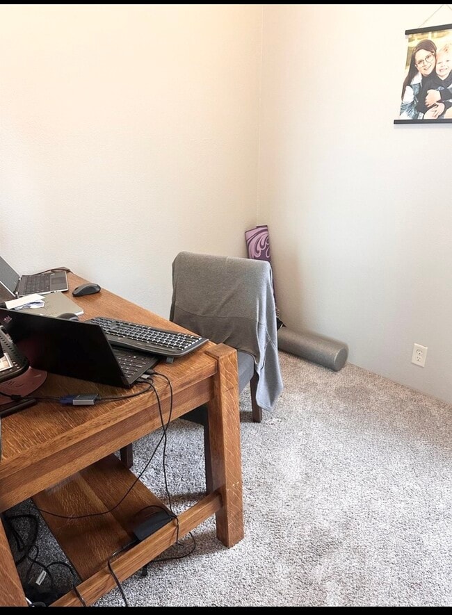 Building Photo - 523 E 1st St