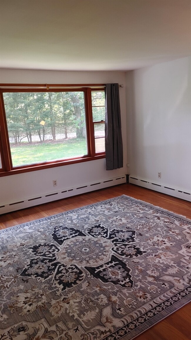 Building Photo - 335 Tolend Rd