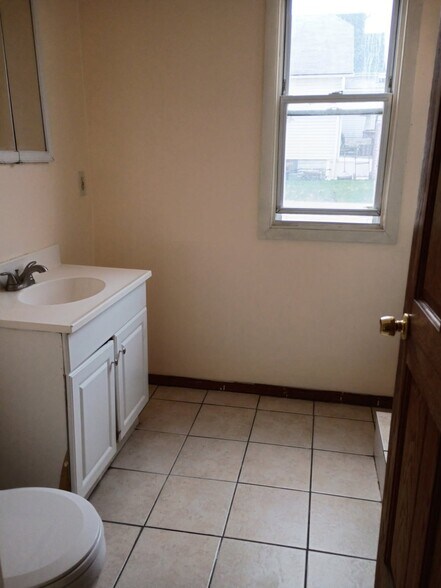 Building Photo - 2690 S 10th St