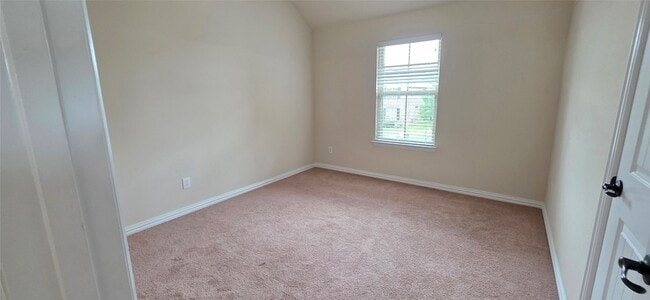 Building Photo - 3412 Canyon Lake Dr