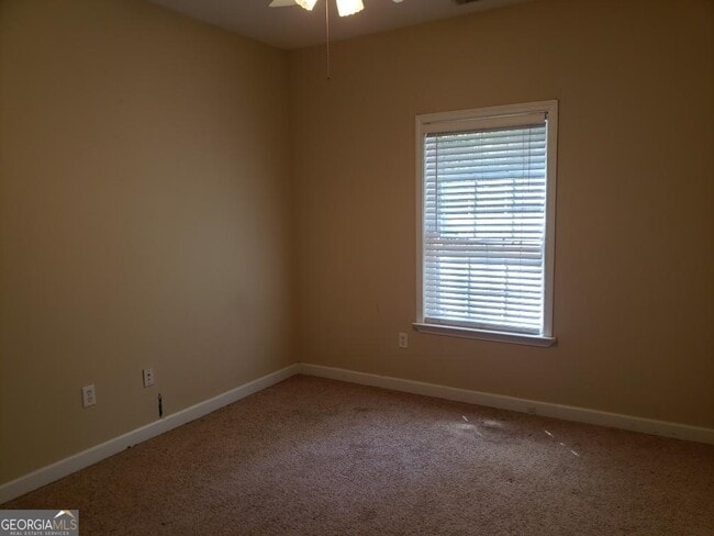 Building Photo - 1254 Lakeview Rd