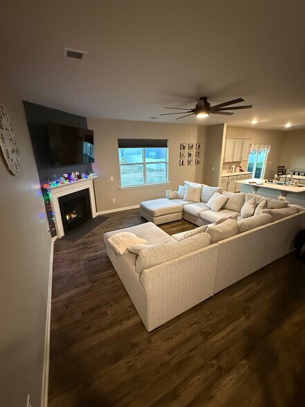 Building Photo - 209 Wheatfield Rd