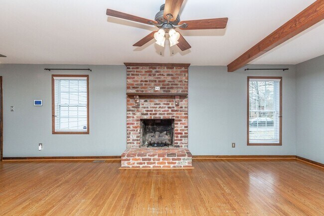 Building Photo - Serene Living in Chesterfield