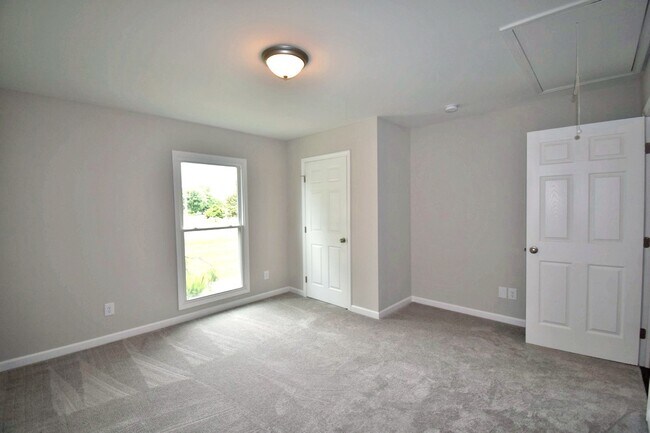 Building Photo - Beautifully remodeled 4BR/2BA one level home in M'boro, triple Rockvale schools!