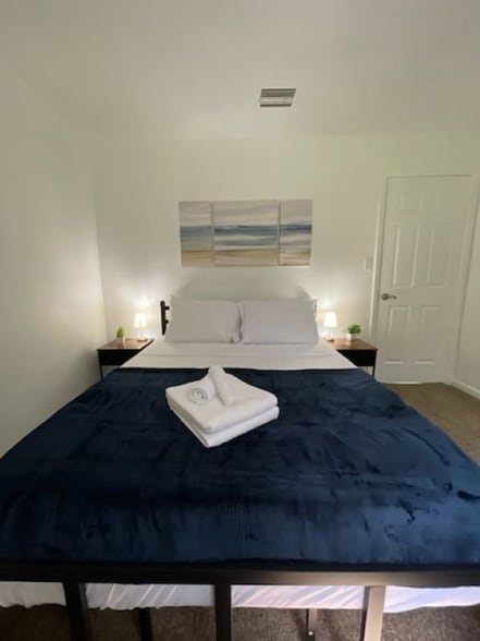 Building Photo - 3410 SE 22nd Ave