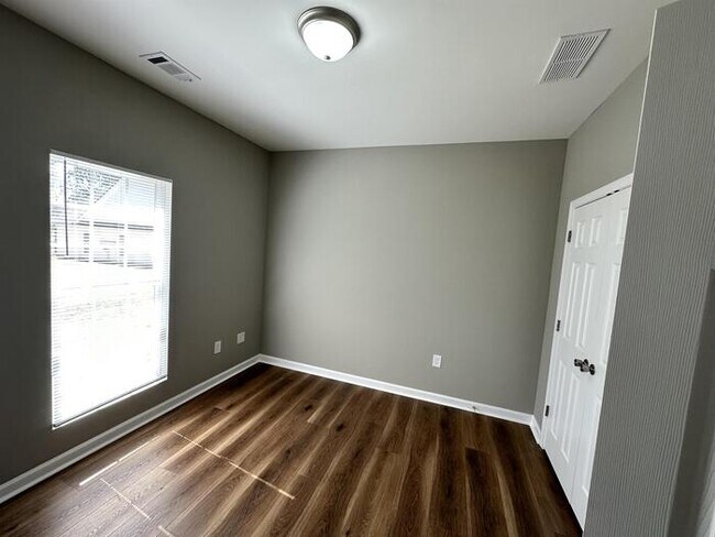 Building Photo - 294 Cedar Creek Rd