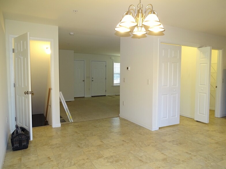 Building Photo - 346 Alexandria Ct