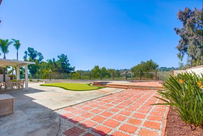 Building Photo - Great 4 bedroom, 3 bath Carlsbad Home For ...