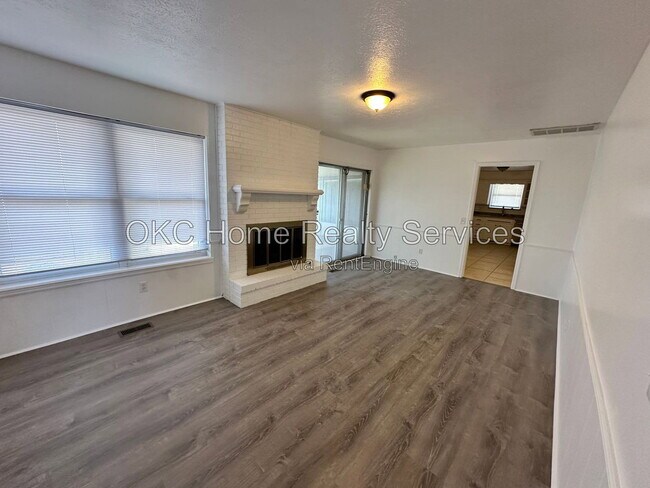 Building Photo - 1428 SW 72nd St