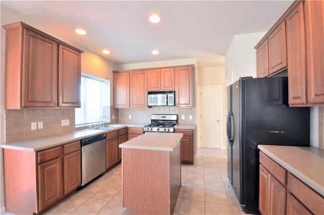 Building Photo - 8000 Tonkinese Dr