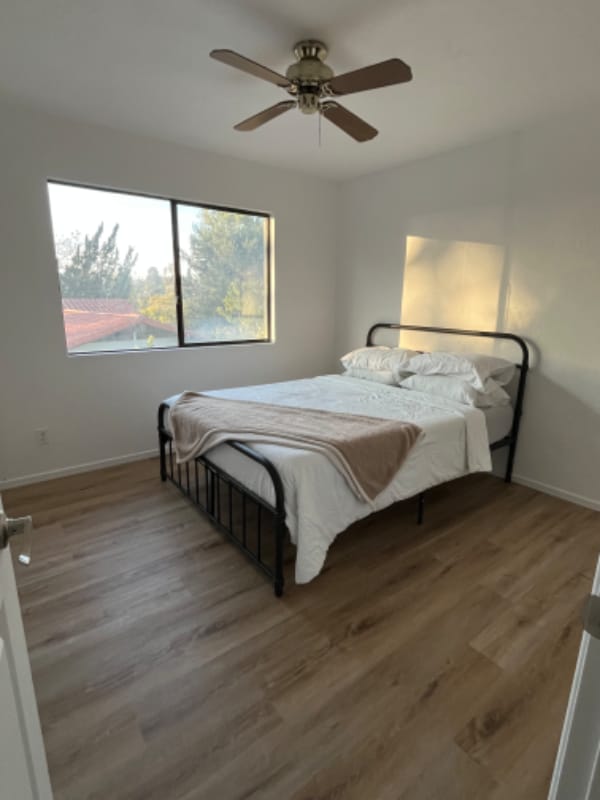 Building Photo - 1003 Vía Unidos