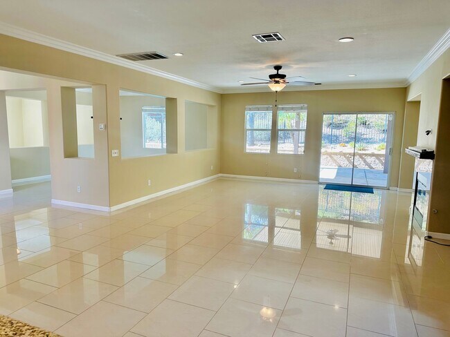 Building Photo - 5 bedroom Pool Home for rent in Murrieta