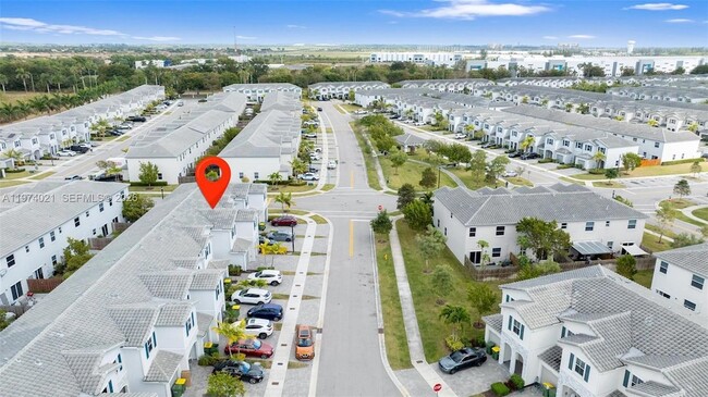 Building Photo - 2619 SE 11th St