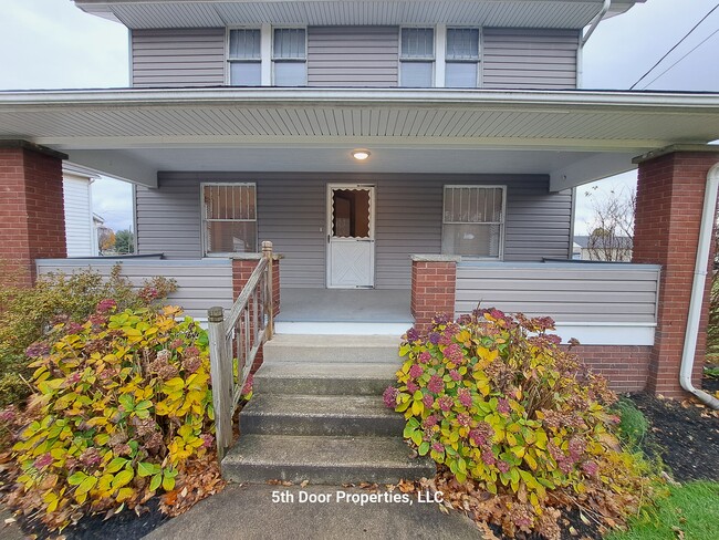 Huge front porch - 6312 Louisville St NE