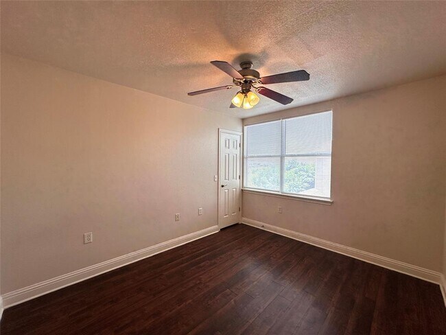 Building Photo - 506 Delmar Ave