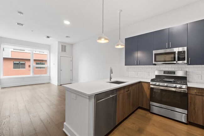 Building Photo - 260 Ave E