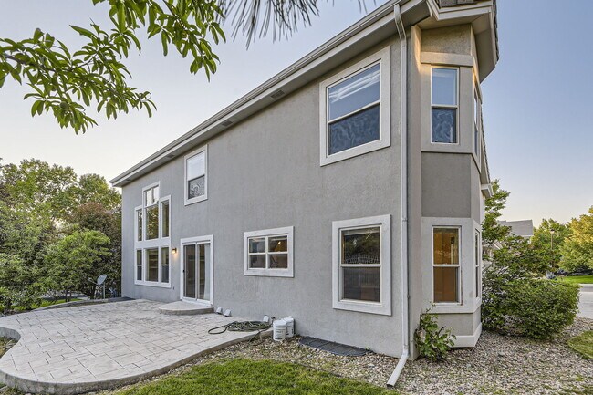 Building Photo - 19406 E Maplewood Pl