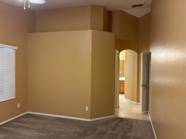 Building Photo - 12053 N 141st Dr