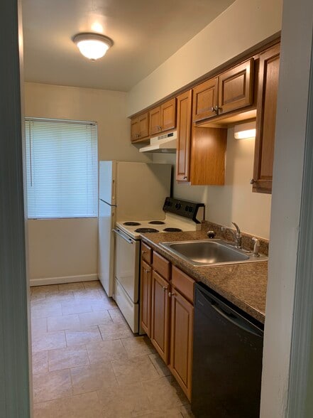 Building Photo - 1614 Beacon St