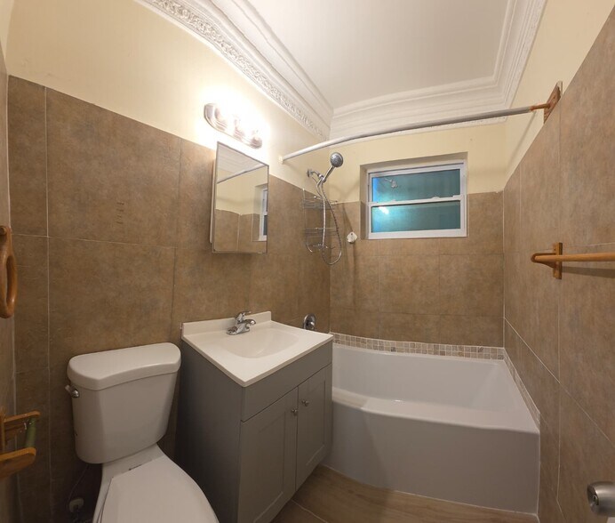 Building Photo - 1085 NW 133rd St