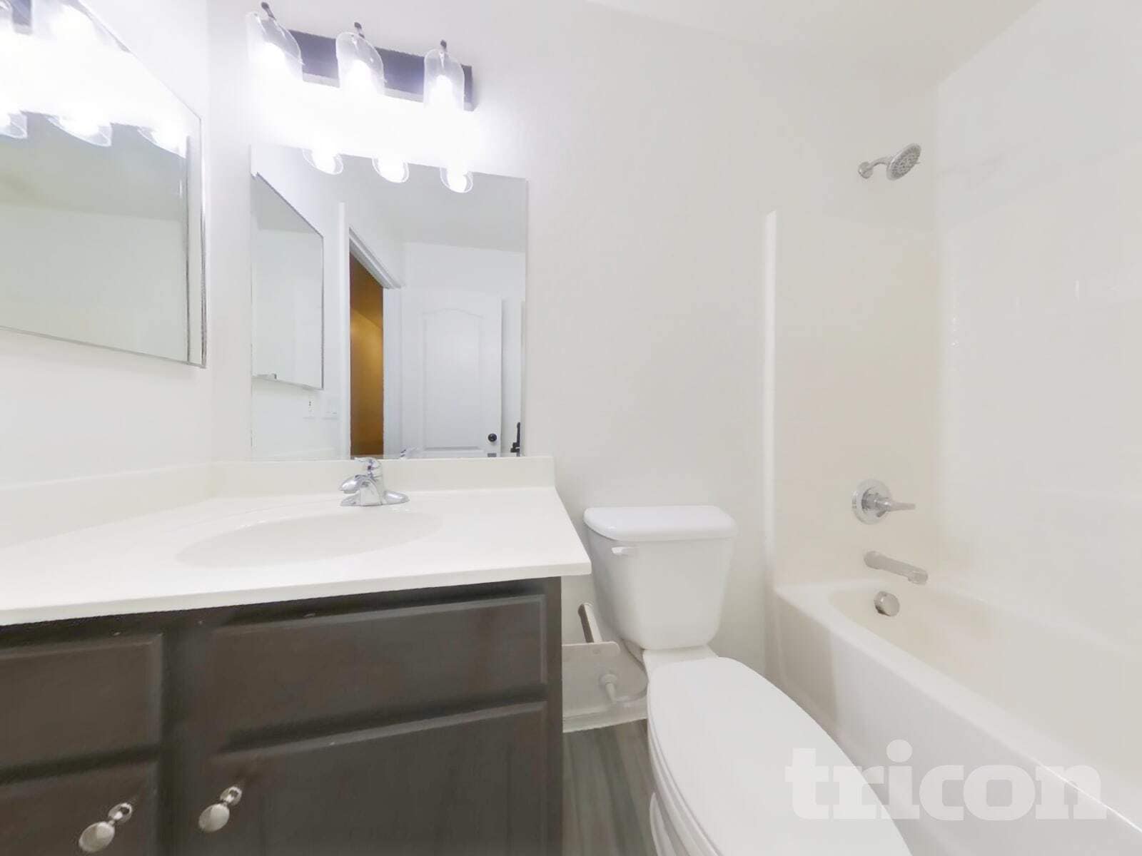 Building Photo - 1462 S 220th Ln