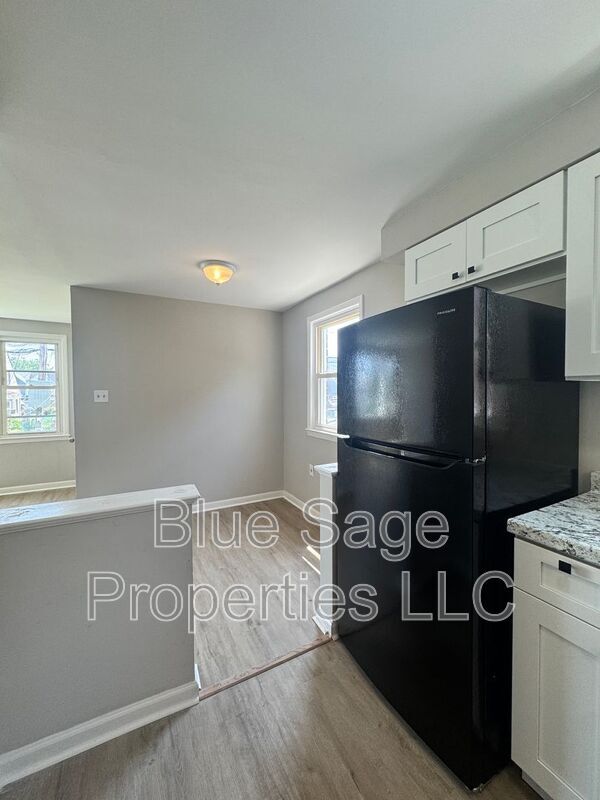 Building Photo - 212 N Wycombe Ave