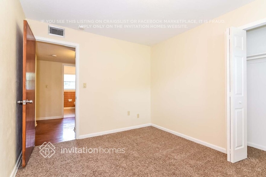 Building Photo - 1208 Lorie Cir