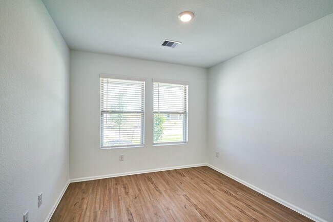Building Photo - 3323 Avary River Ln