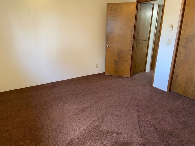 Building Photo - WarP01