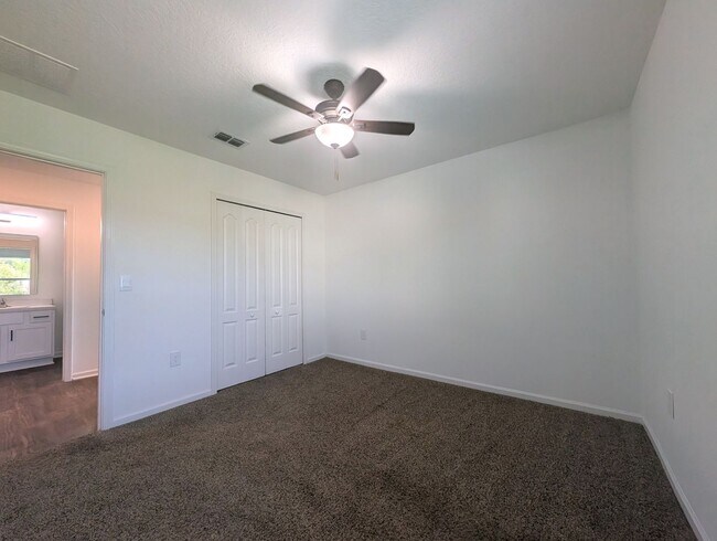 Building Photo - ENTRADA SUBDIVISION - THIS 4/2/3 HOME WITH OVER 2,140 sqft AND FENCED REAR YARD IS NOW AVAILABLE!!