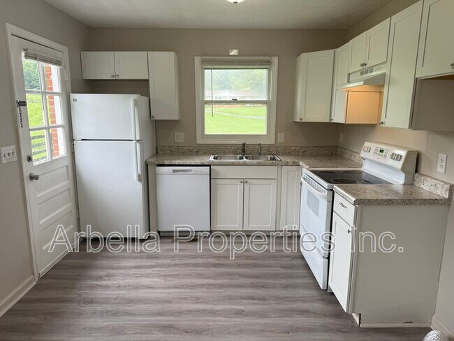 Building Photo - 230 Booher Ln