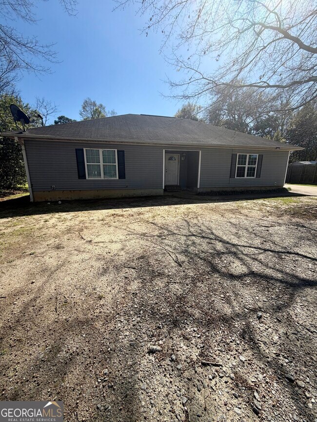 Building Photo - 806 E Church St