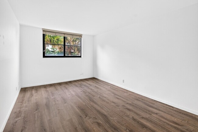 Building Photo - 3540 S Ocean Blvd