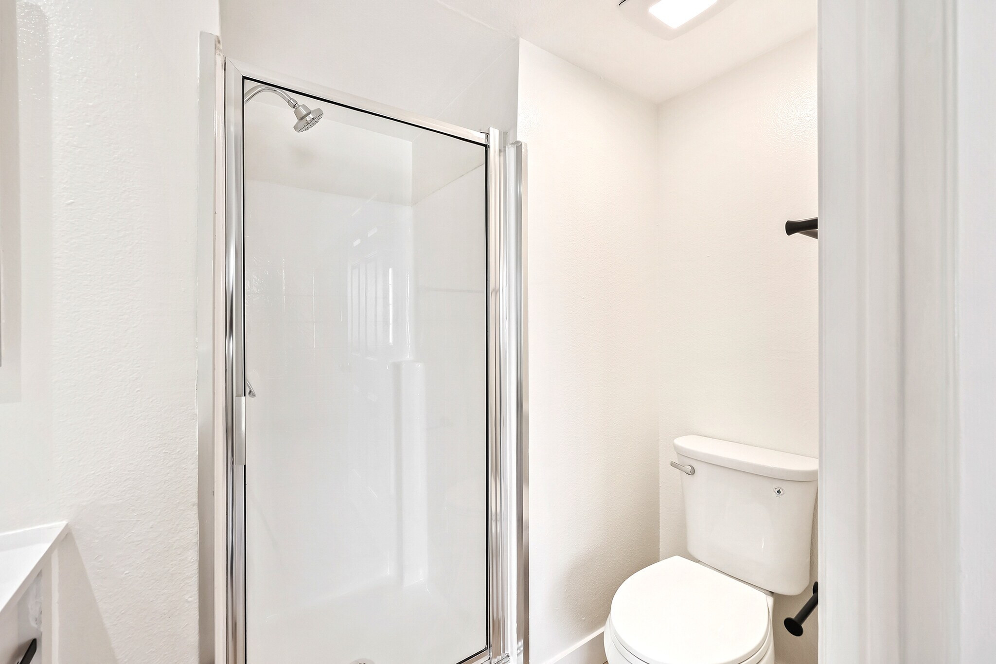 Building Photo - 10128 Hillhaven Ave