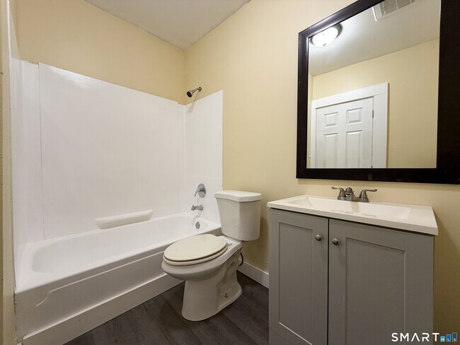 Building Photo - 330 Hollister St