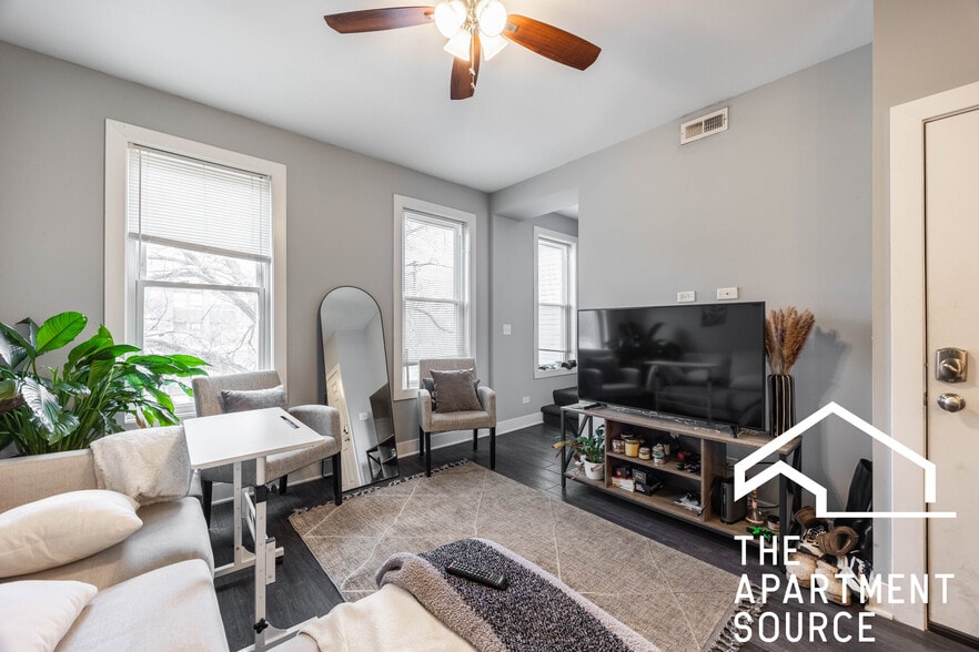 Building Photo - 1433 N Cleaver St