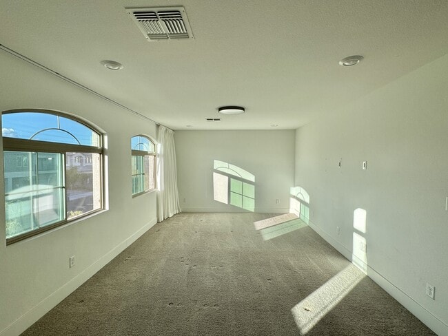 Building Photo - 8732 S Black Cordon Rd